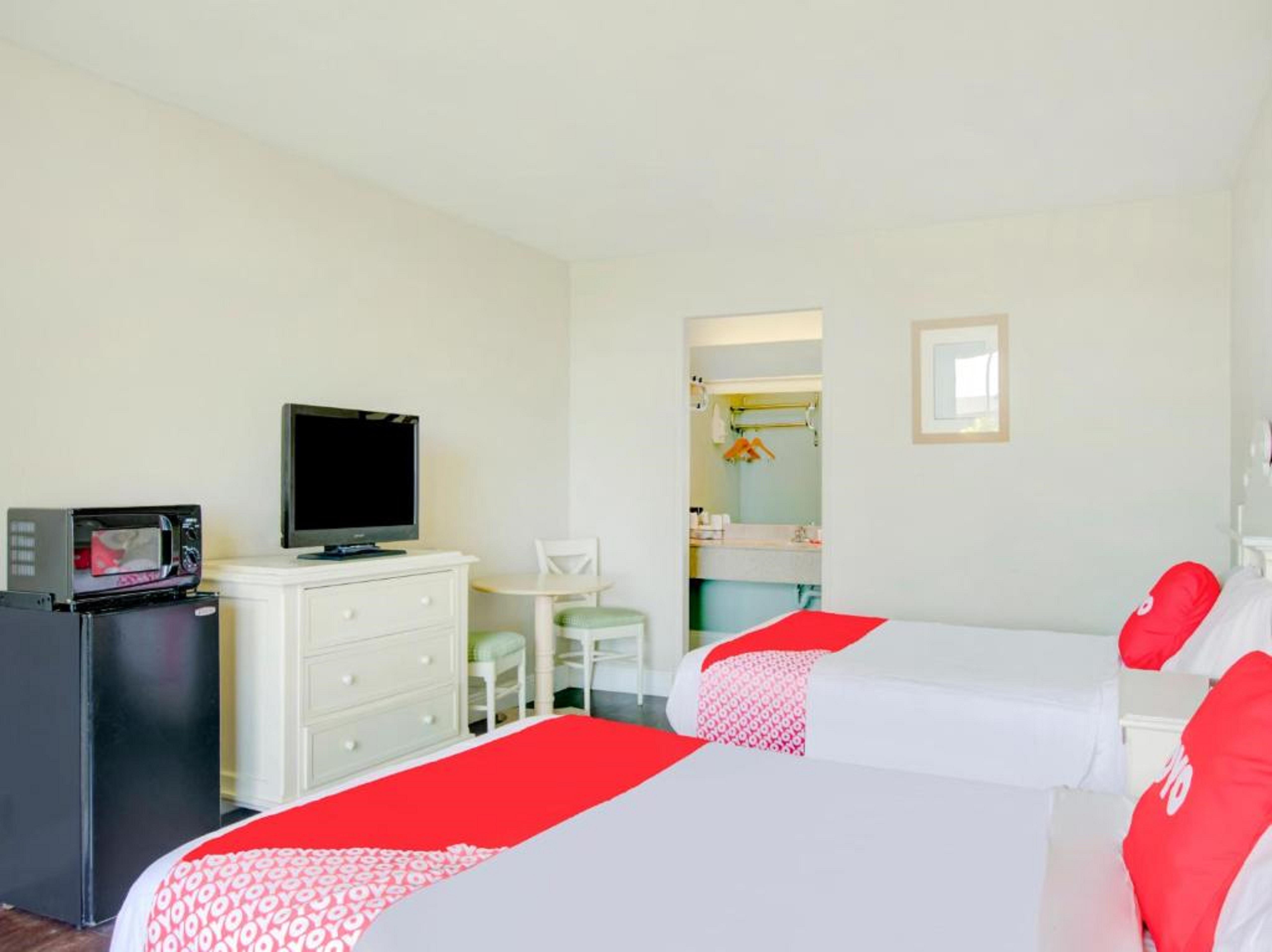 Oyo Hotel Dundee By Crystal Lake 외부 사진