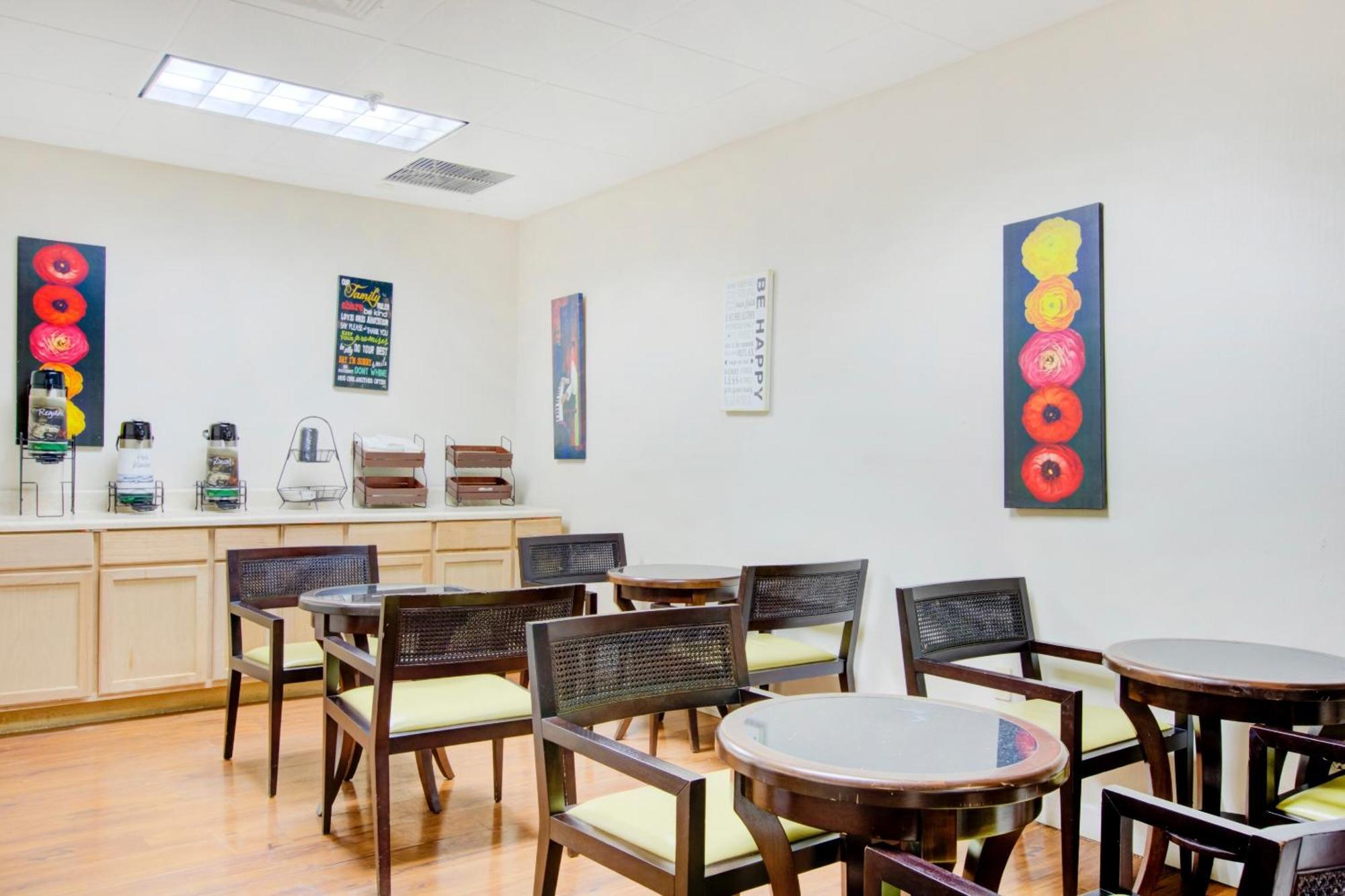 Oyo Hotel Dundee By Crystal Lake 외부 사진