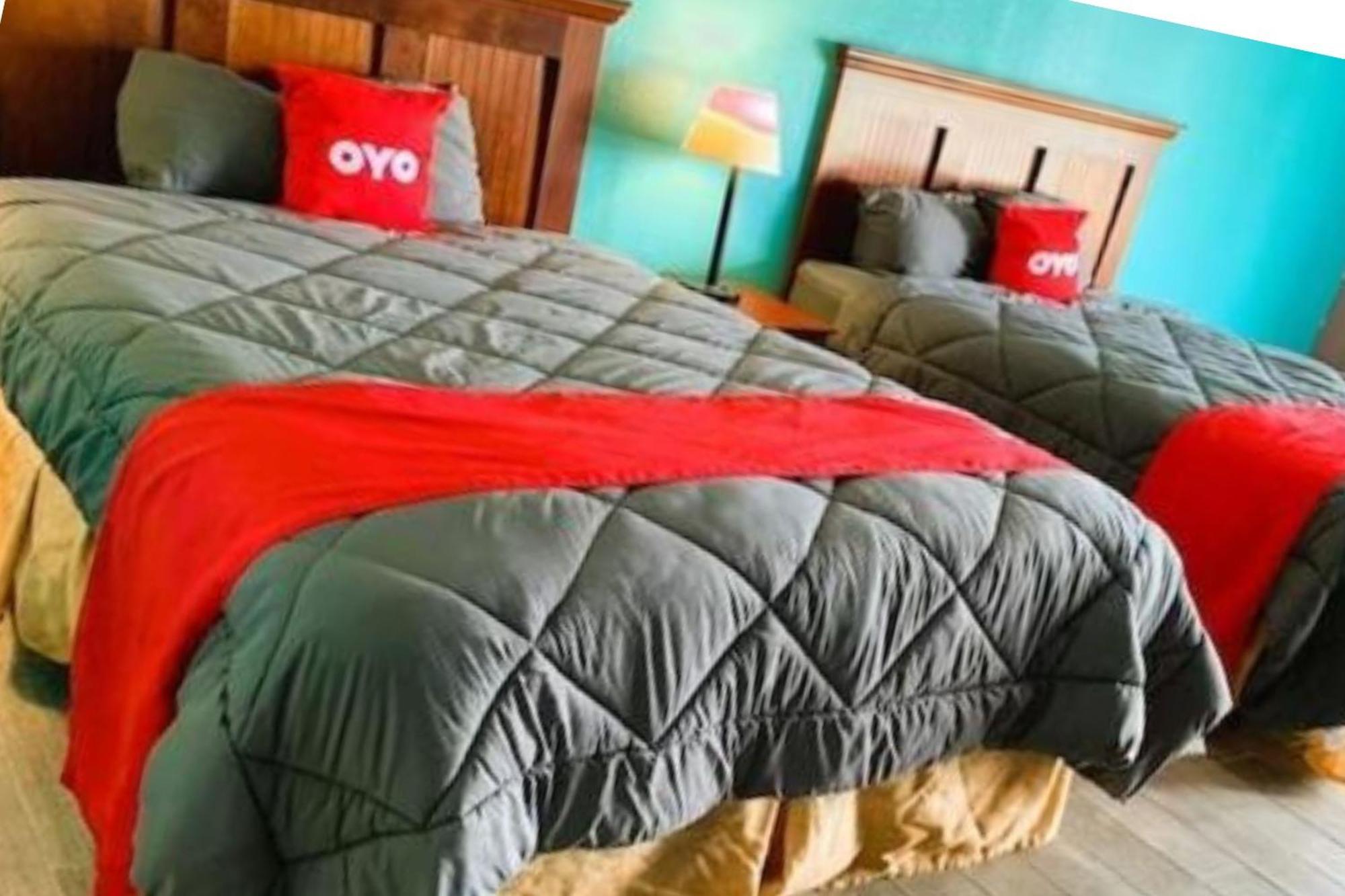 Oyo Hotel Dundee By Crystal Lake 외부 사진